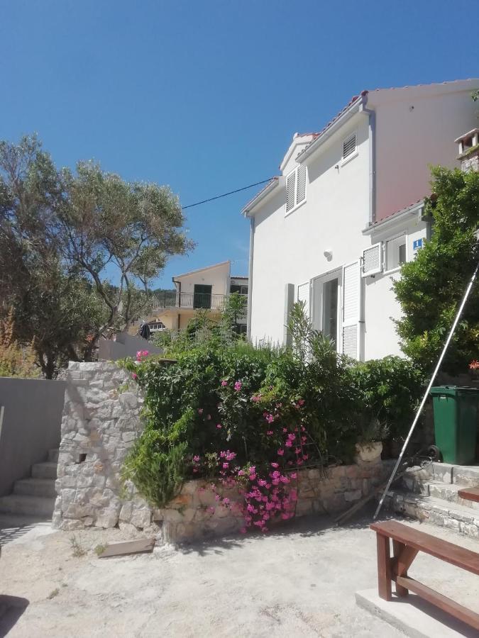 Apartment Zalo Donje Selo na Šolti Exteriér fotografie
