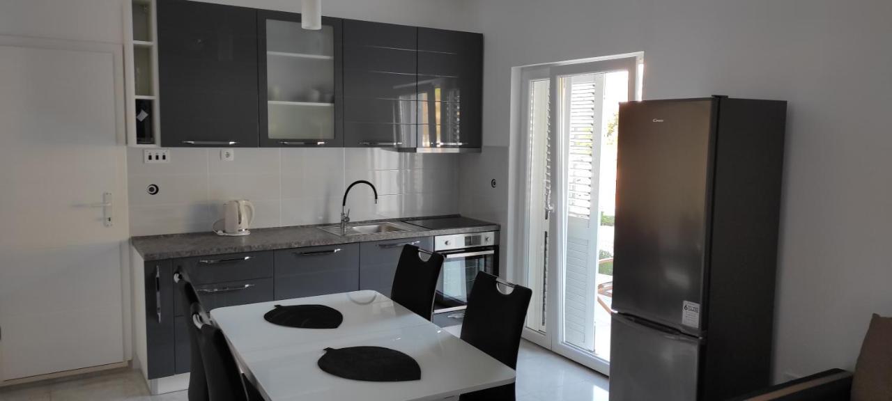 Apartment Zalo Donje Selo na Šolti Exteriér fotografie