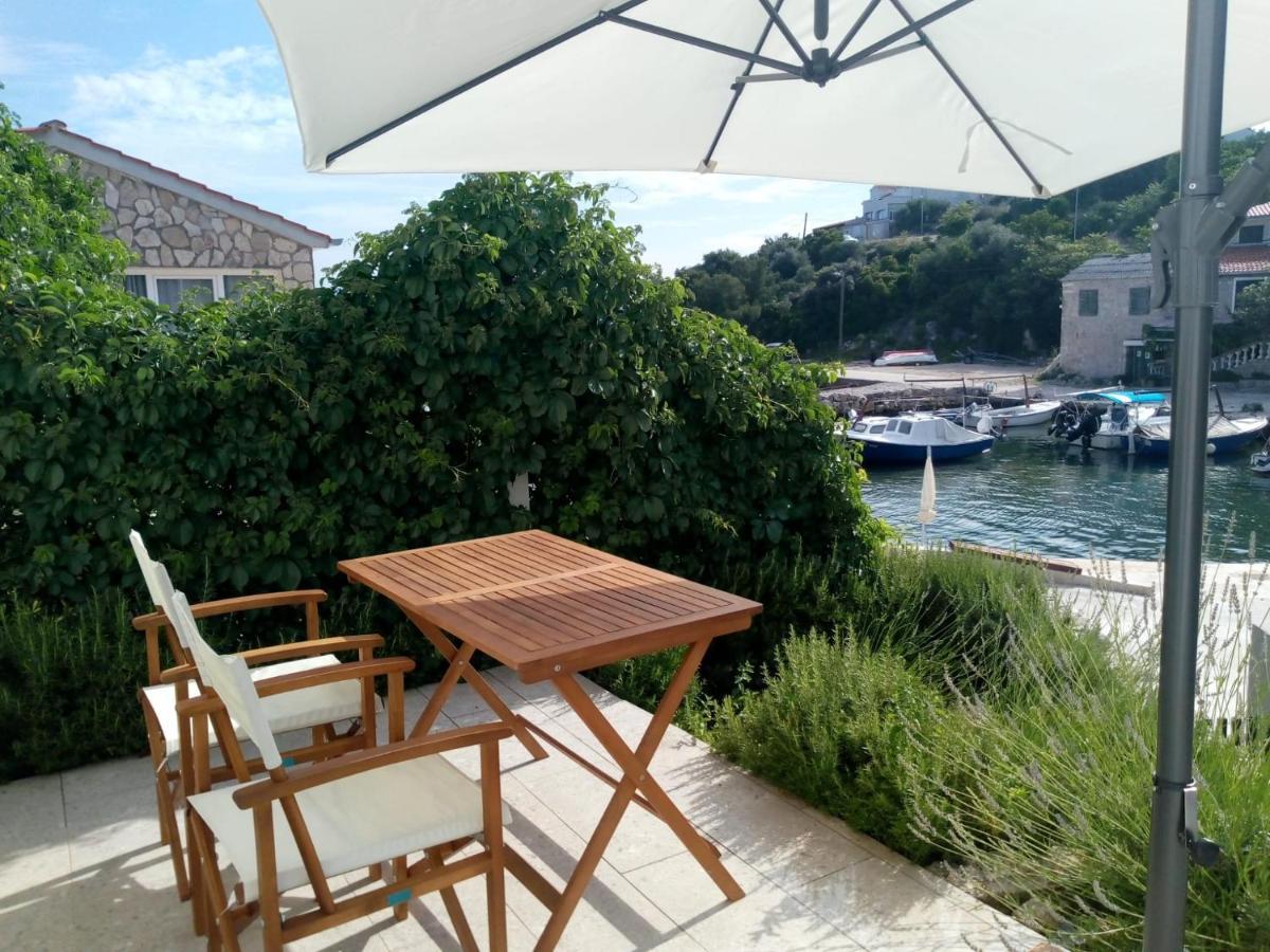 Apartment Zalo Donje Selo na Šolti Exteriér fotografie