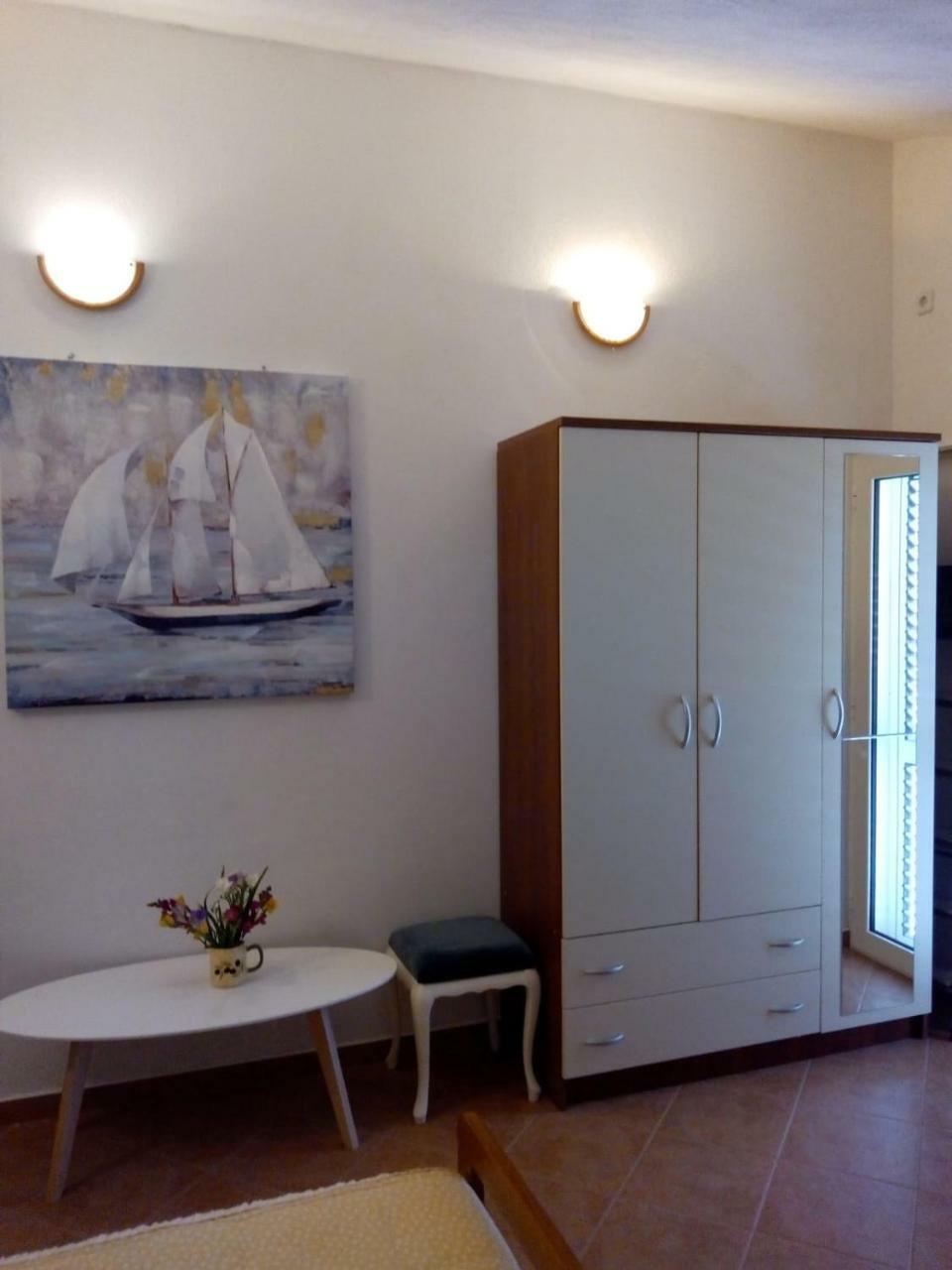 Apartment Zalo Donje Selo na Šolti Exteriér fotografie