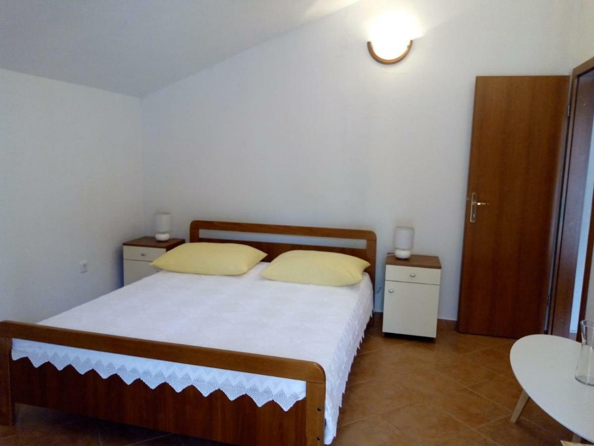 Apartment Zalo Donje Selo na Šolti Exteriér fotografie